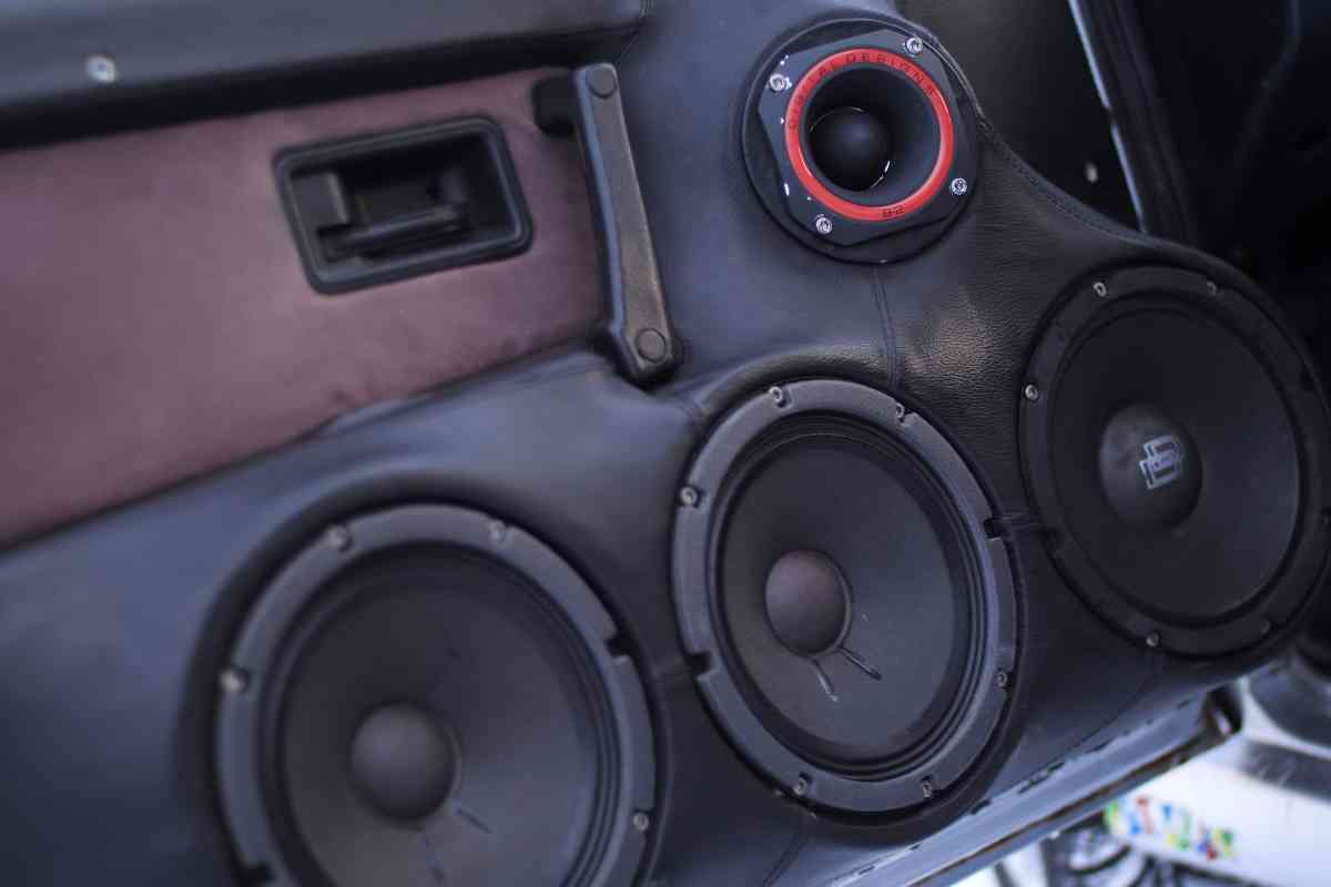 How Many Speakers Can You Connect To Your Head Unit